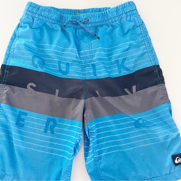 Ouiksilver Boys Blithe Color Block & Stripe Logo
Volley Boardshorts - Picture 4 of 16